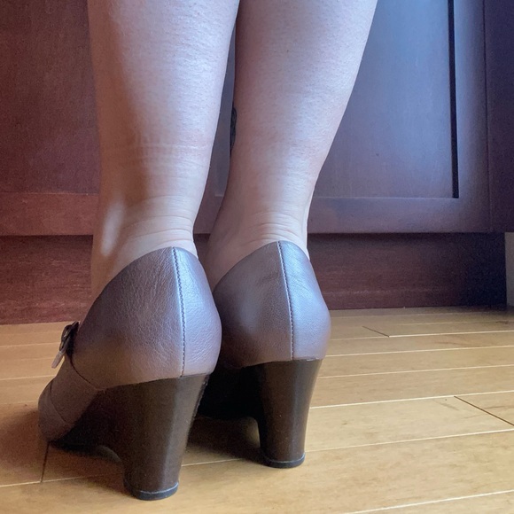 Clarks Artisan Leather Metallic Wedge Open Toe Dressy Mary Jane - Picture 11 of 14